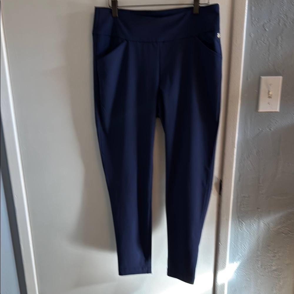 EUC Lilly Pulitzer Corso Women's Navy pants.  Luxletic.  Size 12.